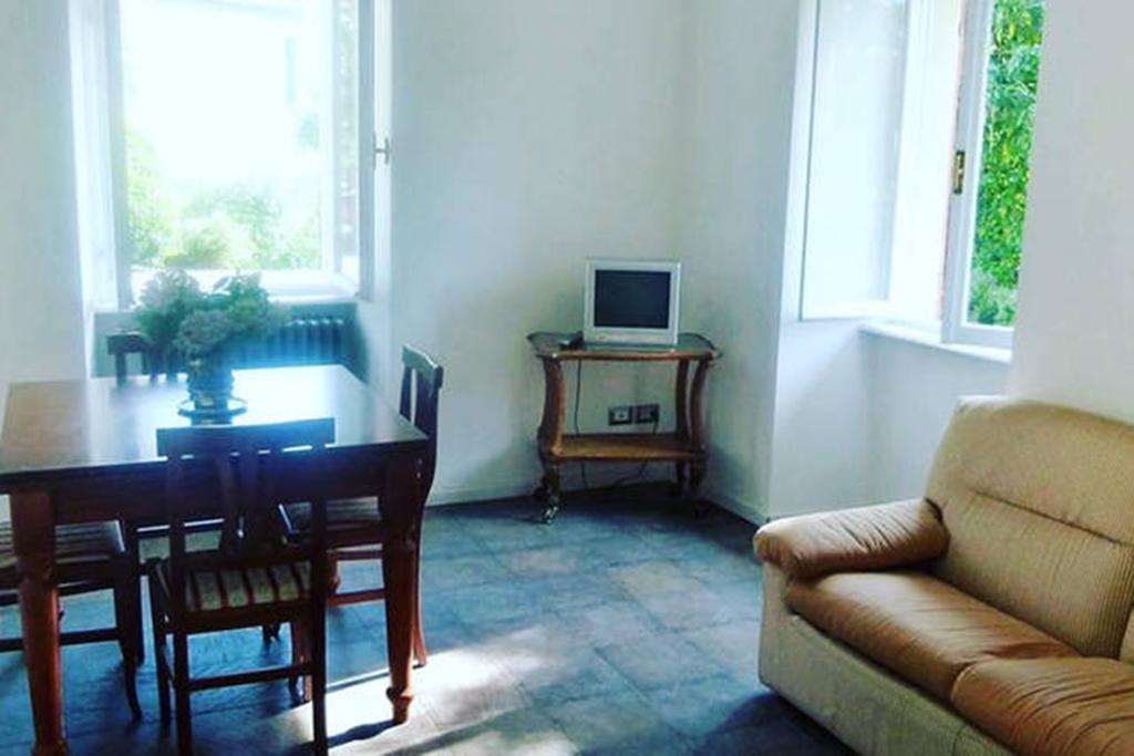 Apartment Piccolo Borgo Castelveccana Bagian luar foto